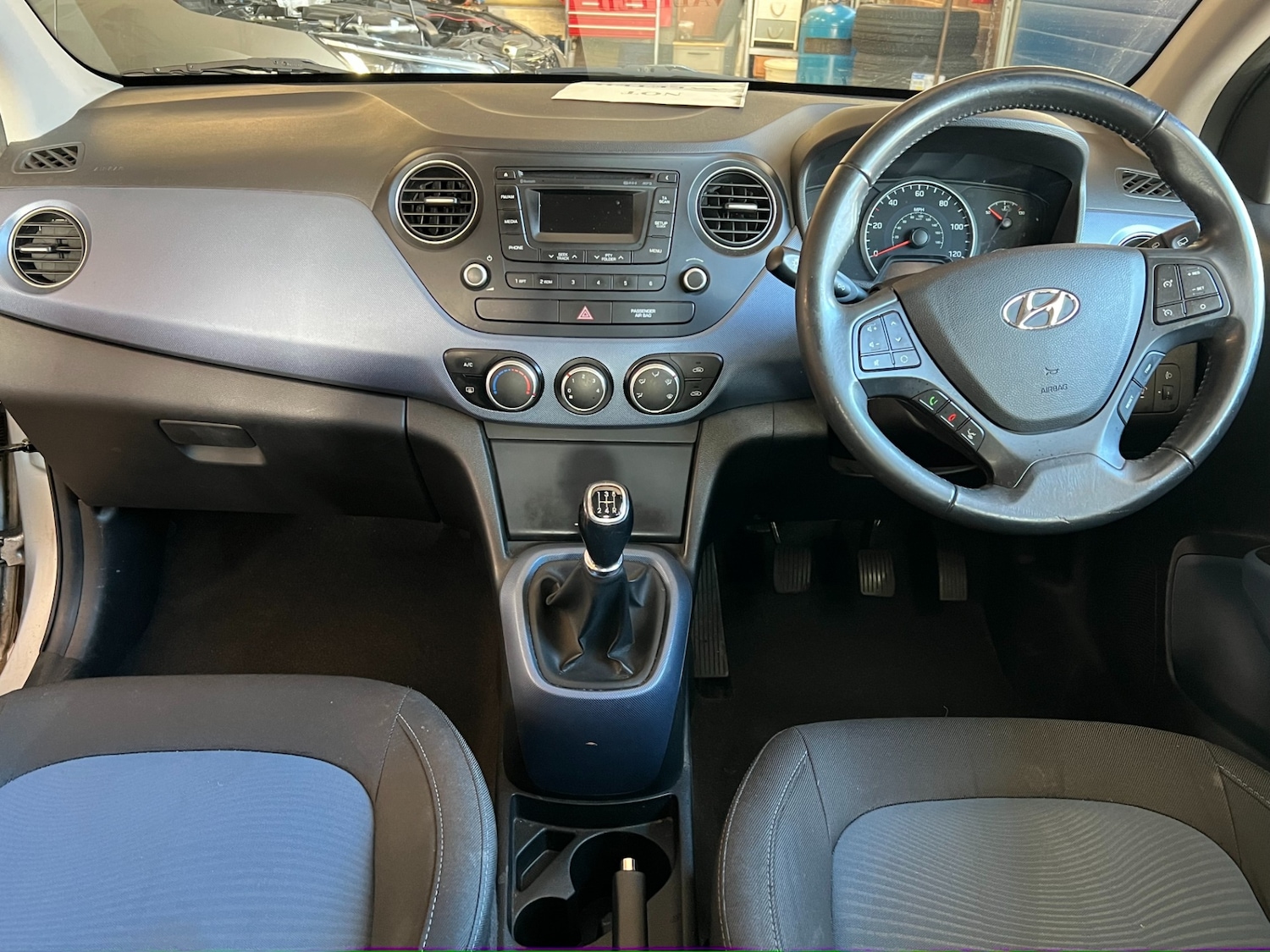 Used Hyundai i10 2014 for sale - 76374794: Photo 12