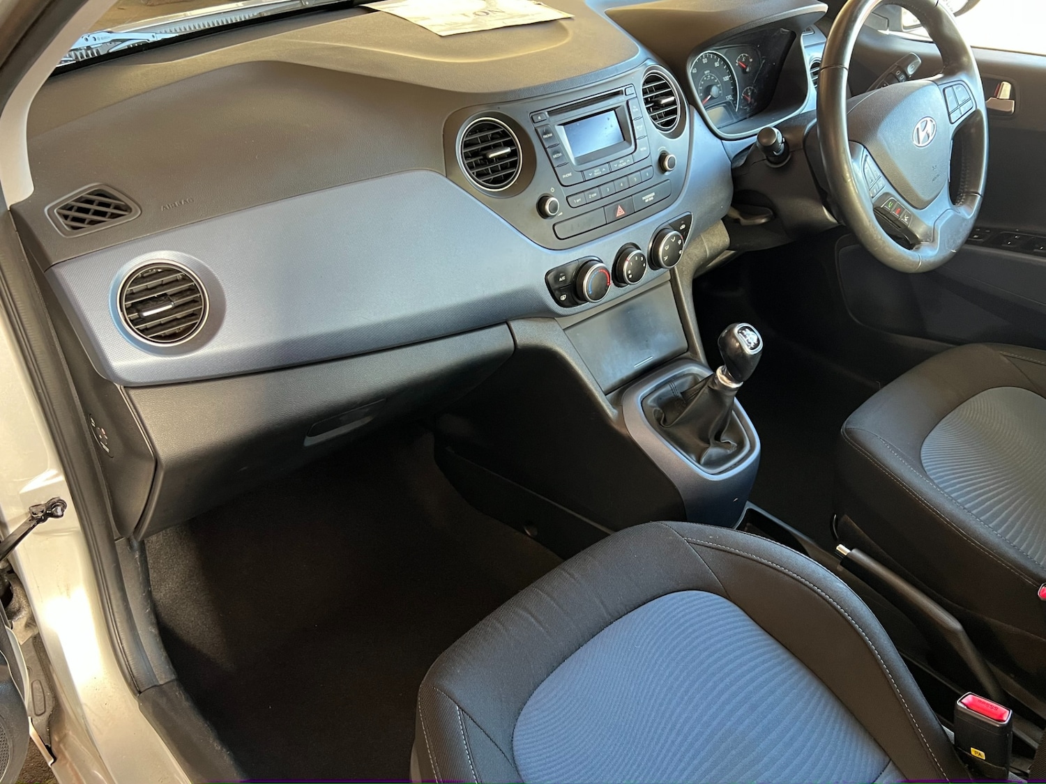 Used Hyundai i10 2014 for sale - 76374794: Photo 14