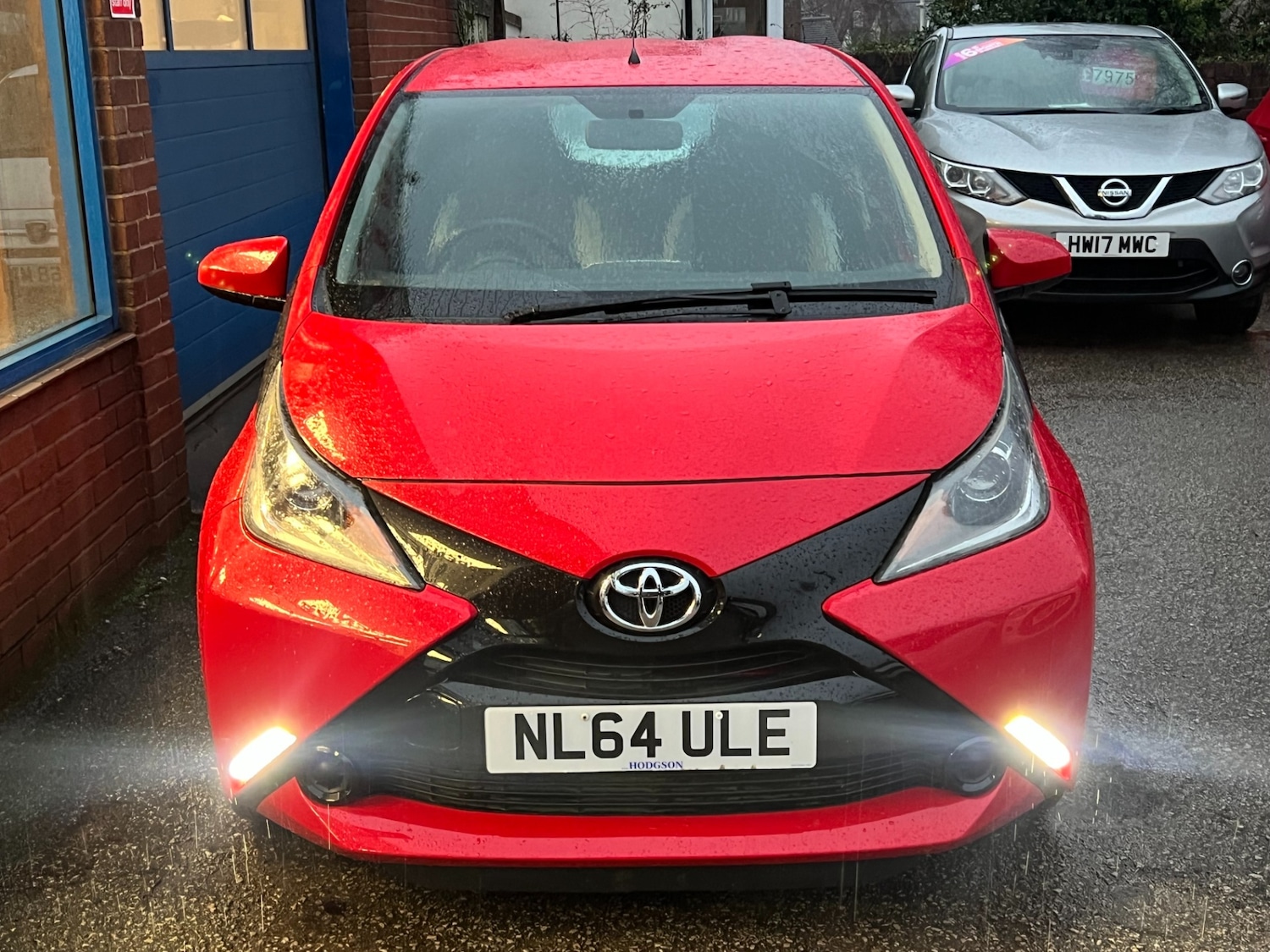 Used Toyota AYGO 2014 for sale - 76983978: Photo 2
