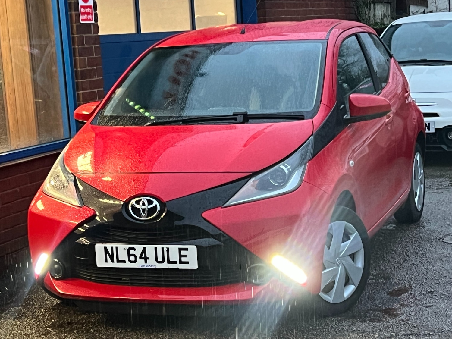 Used Toyota AYGO 2014 for sale - 76983978: Photo 4