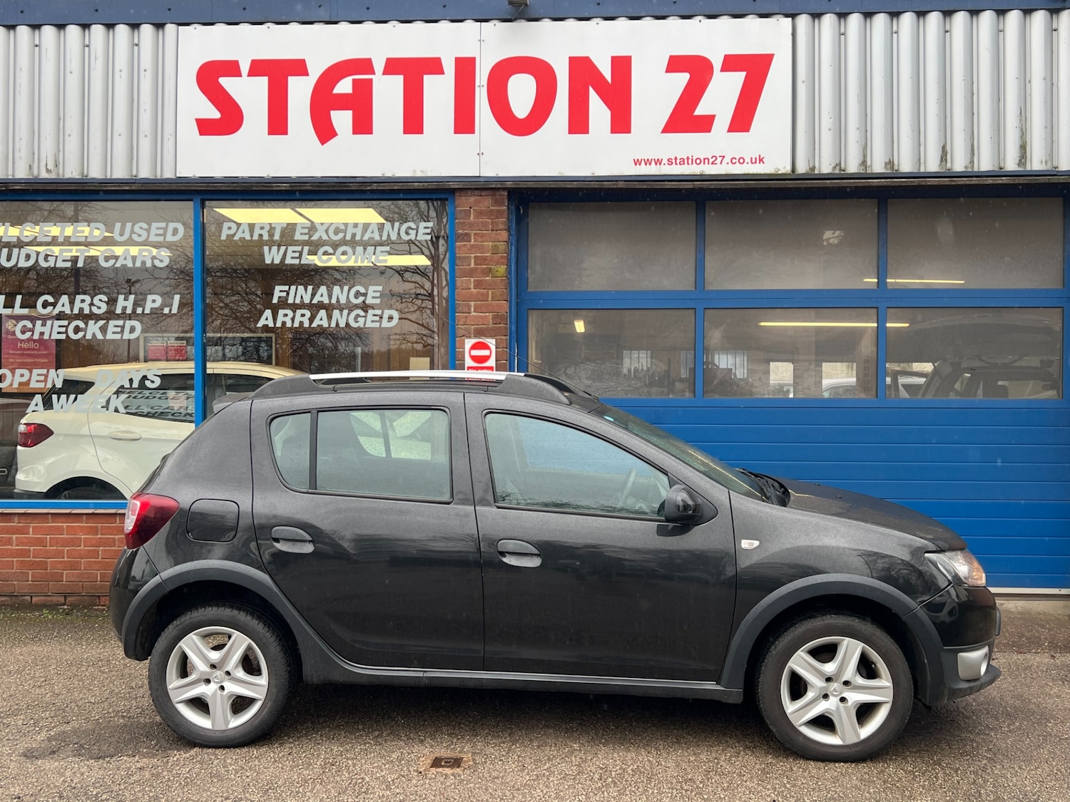 Used Dacia Sandero Stepway 2015 for sale - 77649677: Photo 3