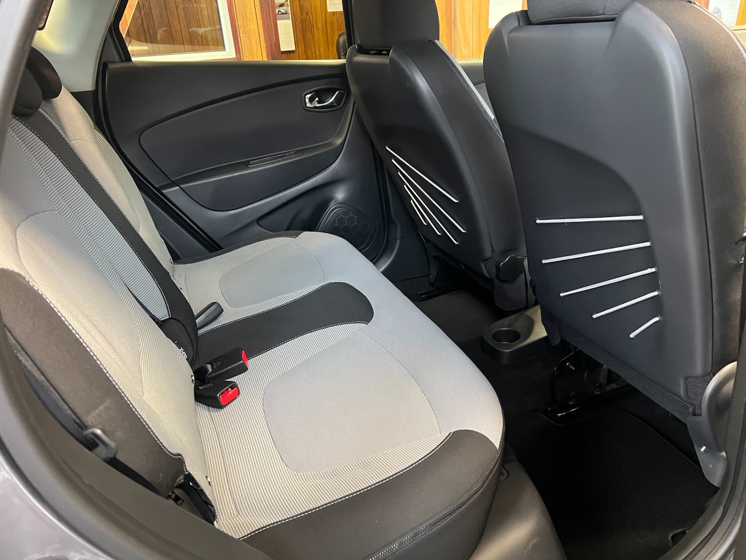 Used Renault Captur 2014 for sale - 76340119: Photo 25