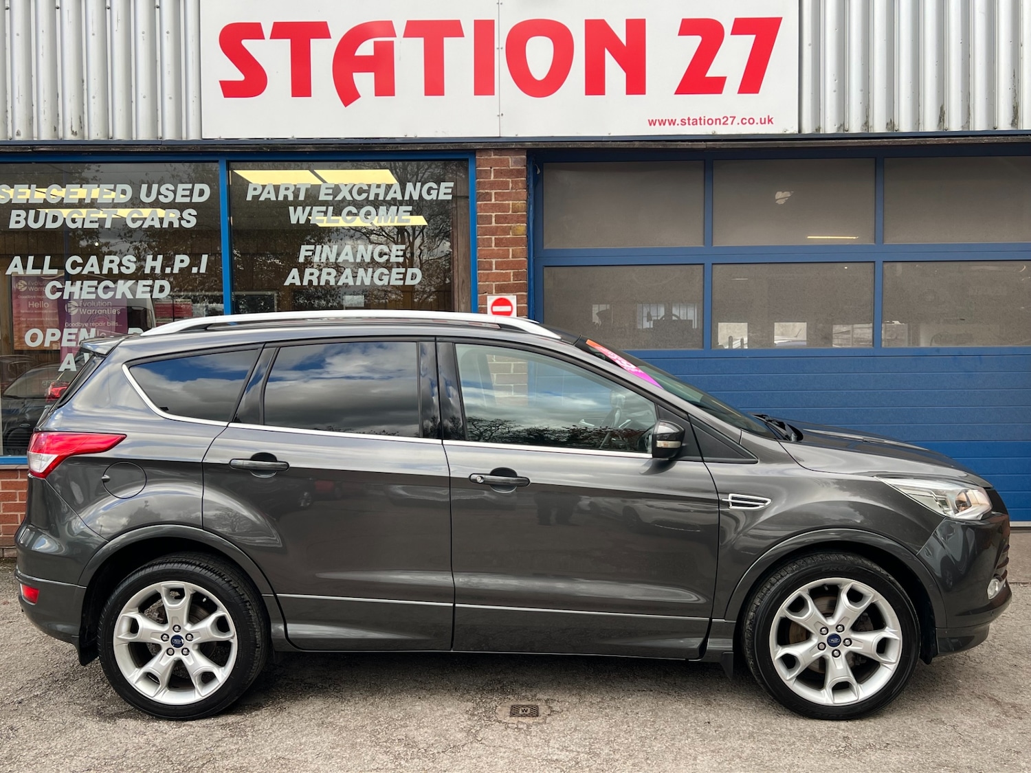 Used Ford Kuga 2016 for sale - 76392344: Photo 2