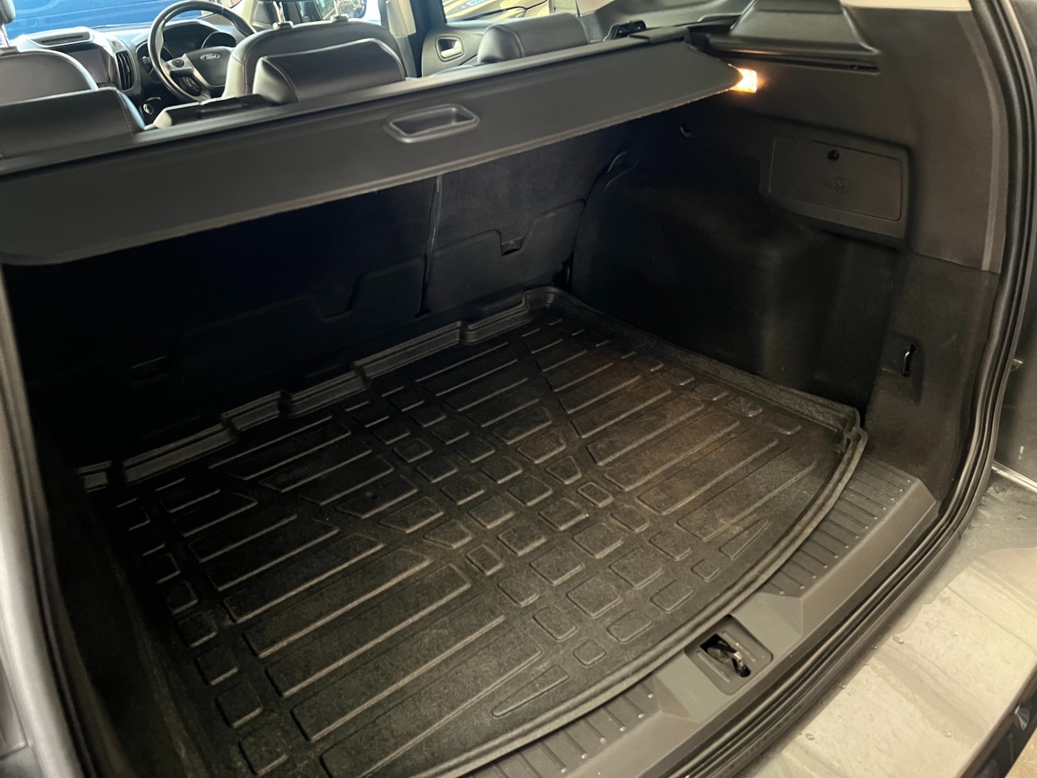 Used Ford Kuga 2016 for sale - 76392344: Photo 27