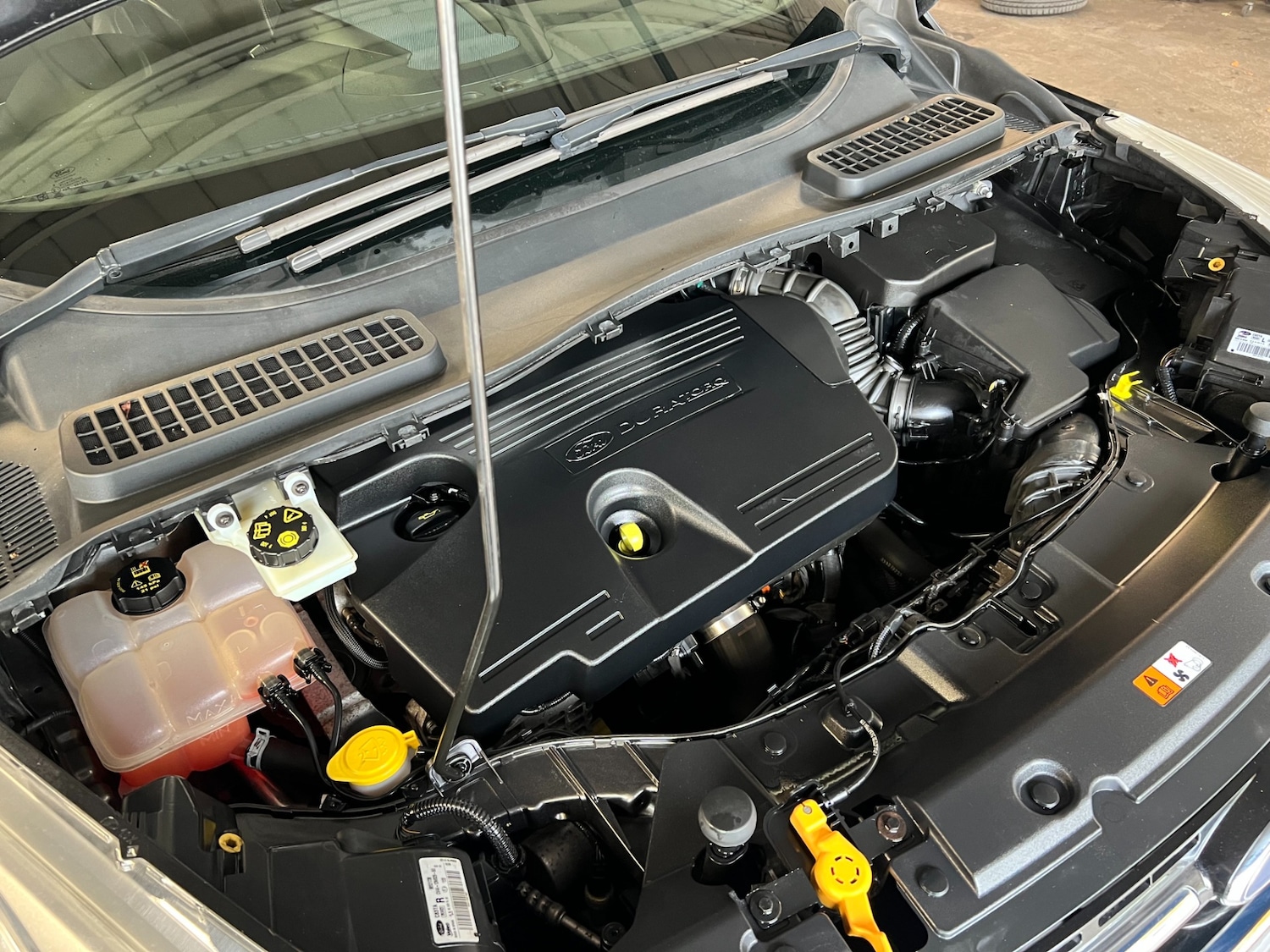 Used Ford Kuga 2016 for sale - 76392344: Photo 30