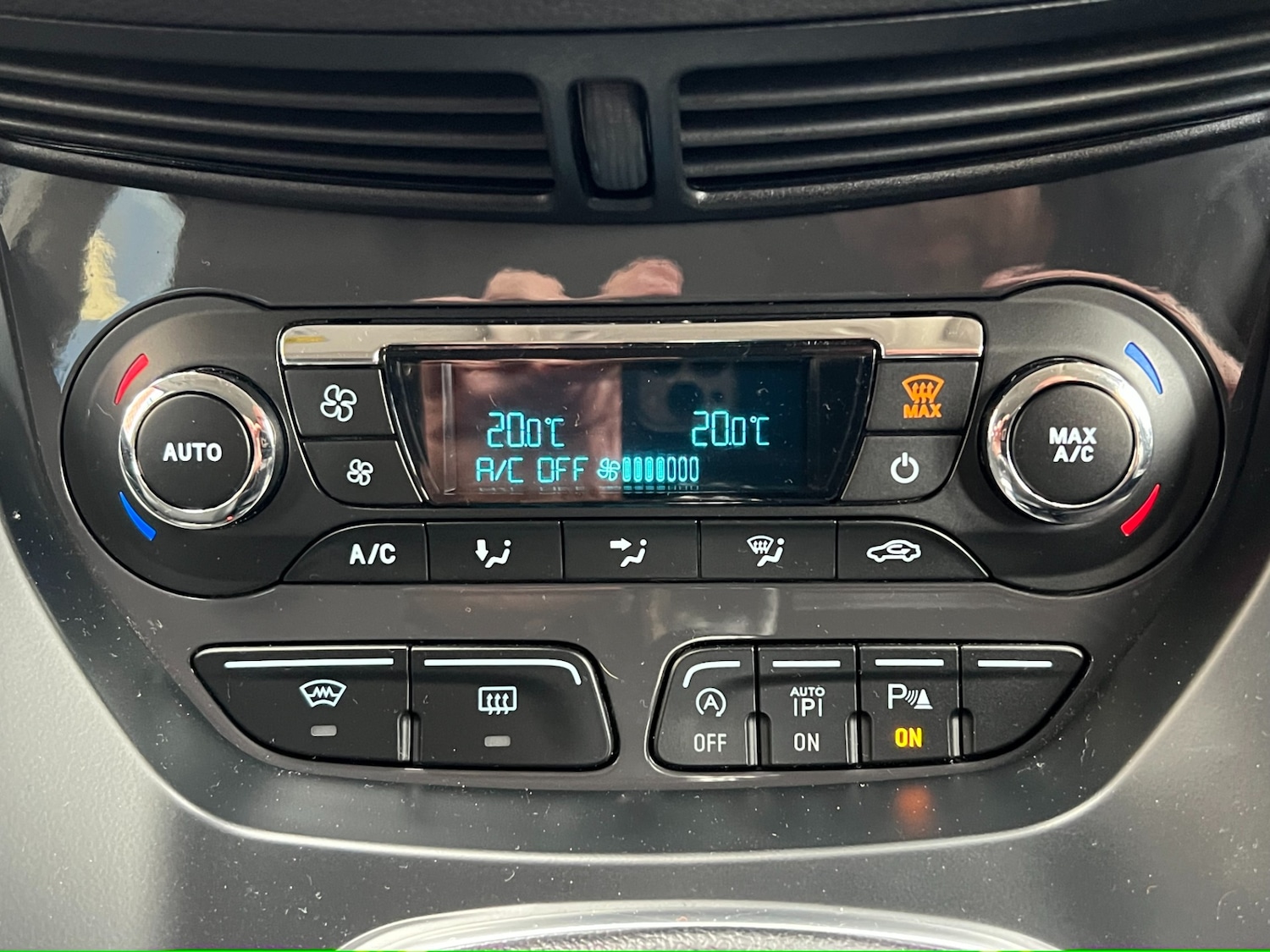 Used Ford Kuga 2016 for sale - 76392344: Photo 38