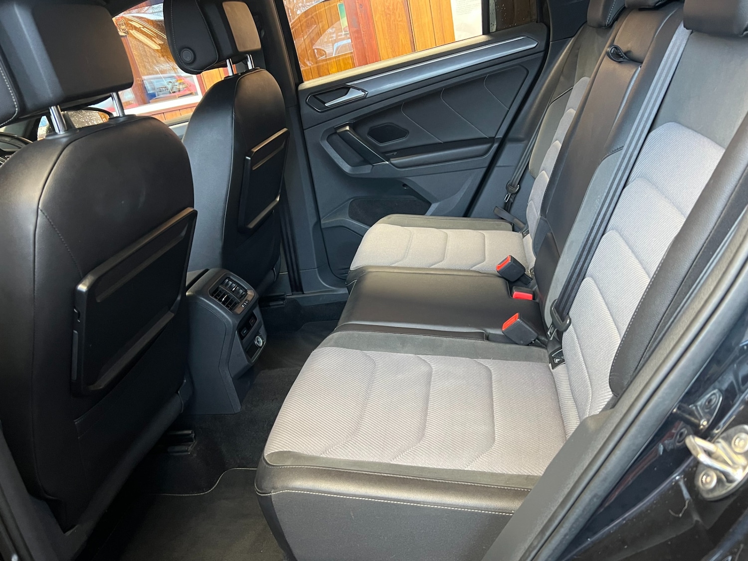 Used Volkswagen Tiguan 2017 for sale - 76682435: Photo 18