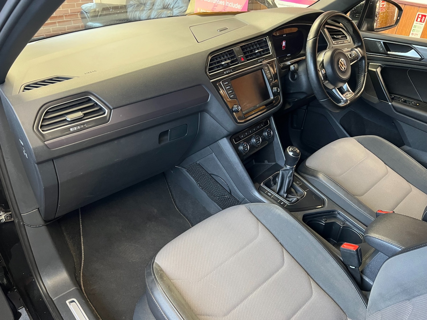 Used Volkswagen Tiguan 2017 for sale - 76682435: Photo 21