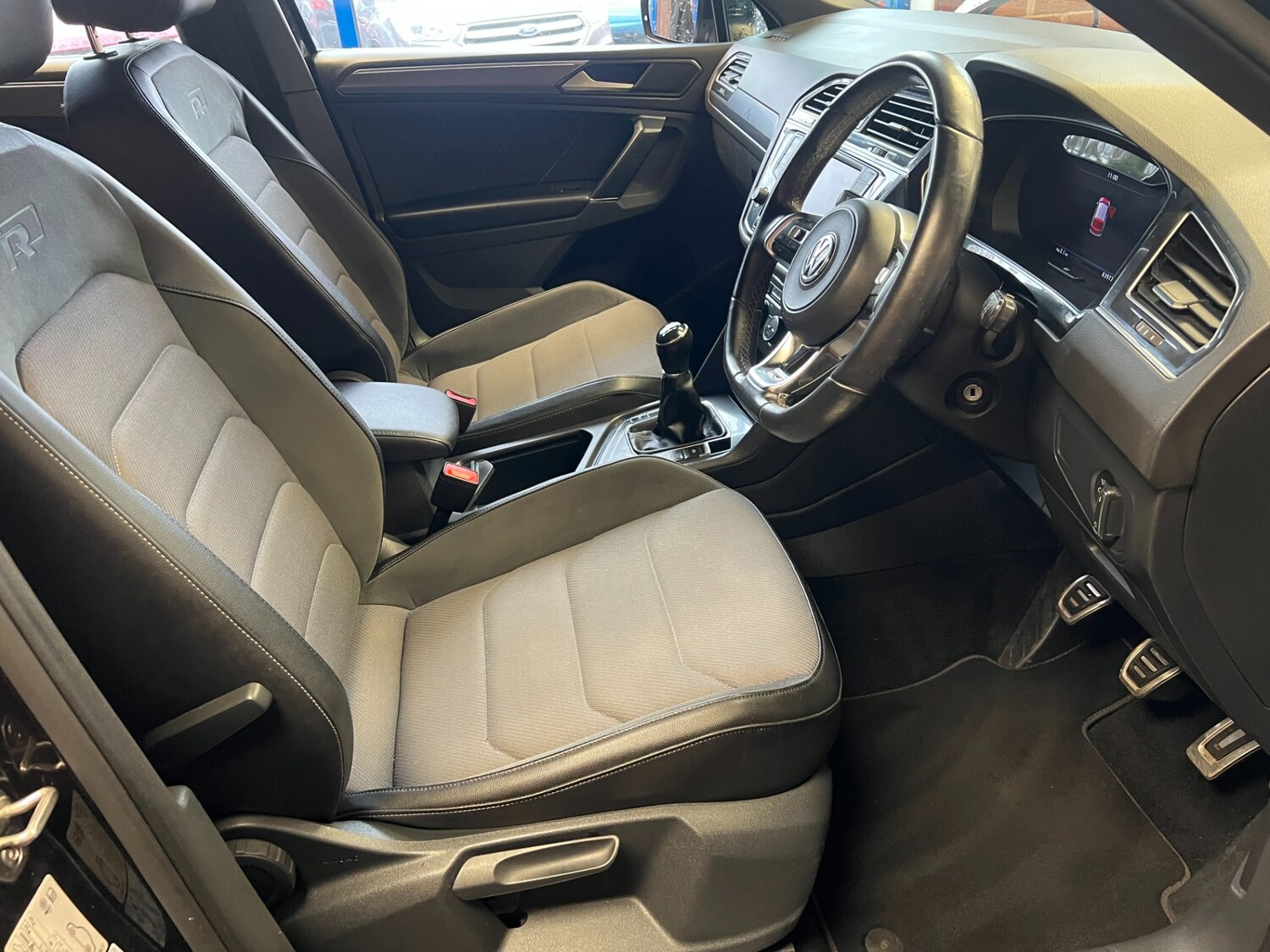 Used Volkswagen Tiguan 2017 for sale - 76682435: Photo 24