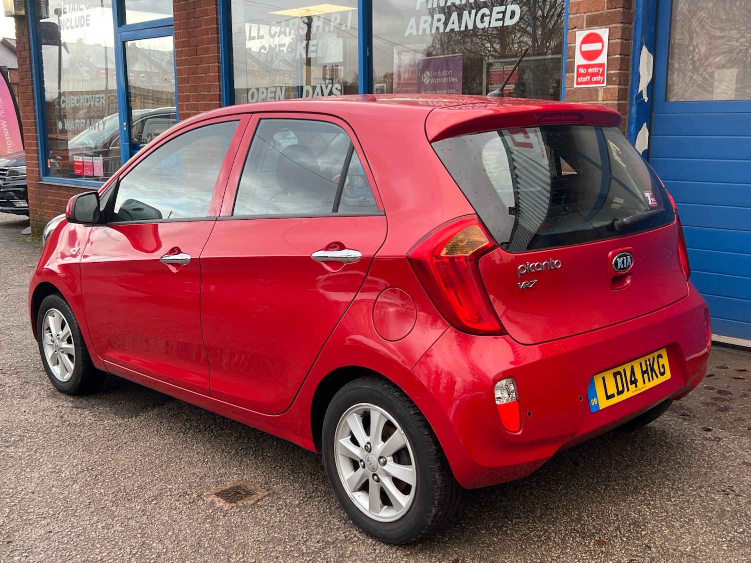 Used Kia Picanto 2014 for sale - 76845901: Photo 10