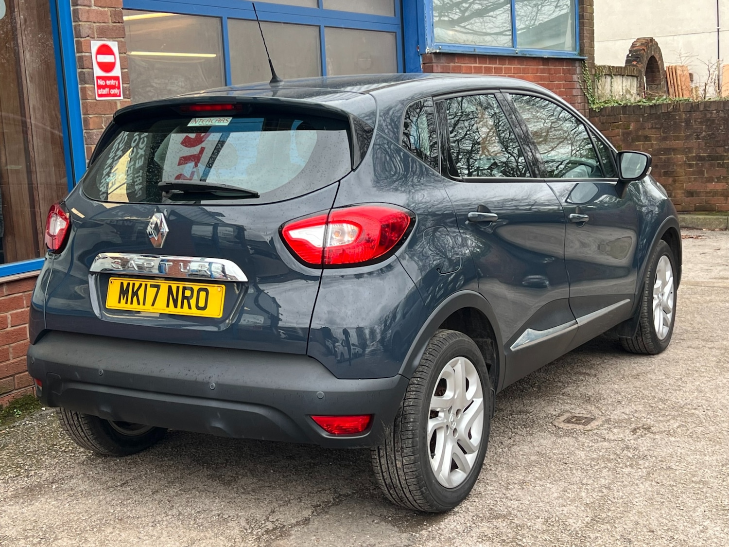 Used Renault Captur 2017 for sale - 77687395: Photo 3