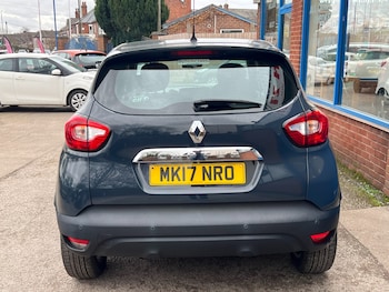 Used Renault Captur 2017 for sale - 77687395: Photo