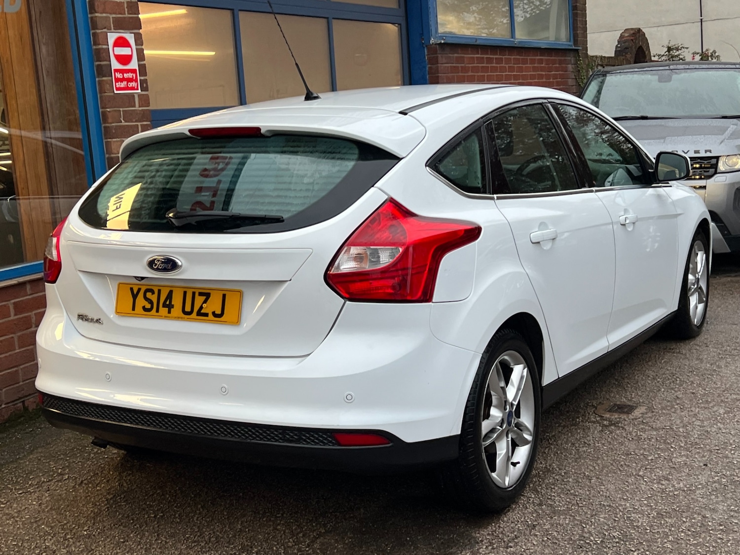 Used Ford Focus 2014 for sale - 76404417: Photo 4