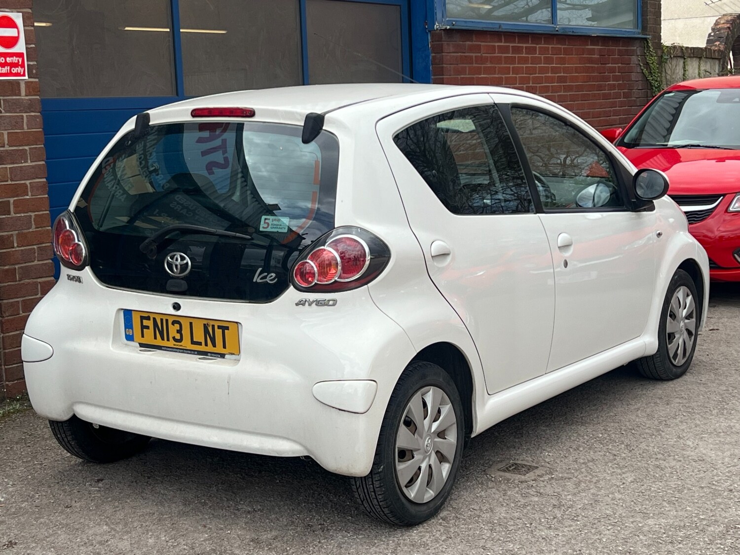 Used Toyota AYGO 2013 for sale - 78122851: Photo 6