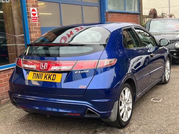 Used Honda Civic 2011 for sale - 76182242: Photo 8