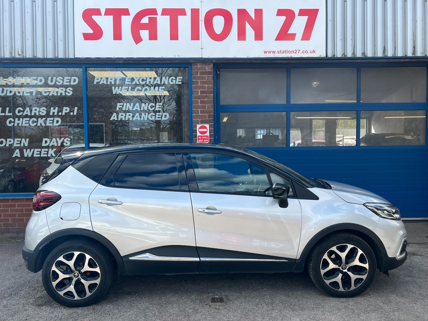 Used Renault Captur 2019 for sale - 78211891: Photo 2