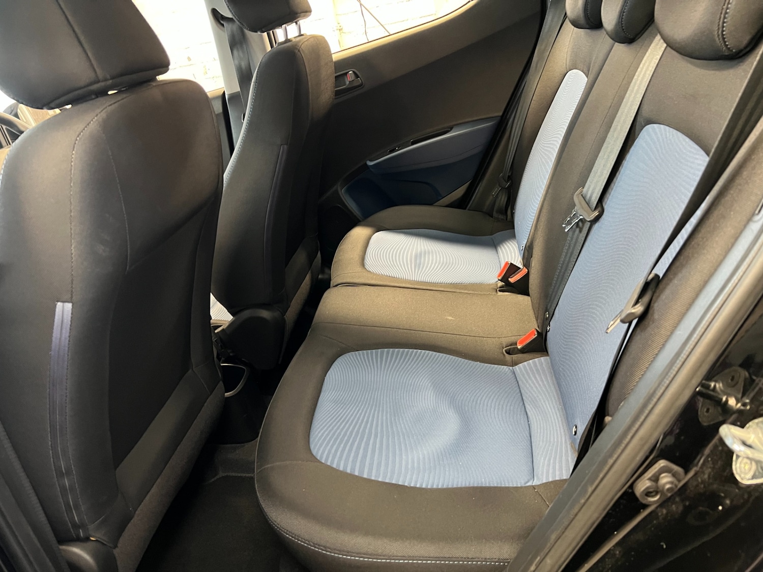 Used Hyundai i10 2014 for sale - 77903246: Photo 9