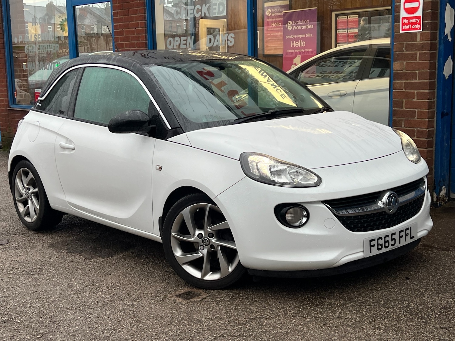 Used Vauxhall ADAM 2015 for sale - 76945661: Photo 3