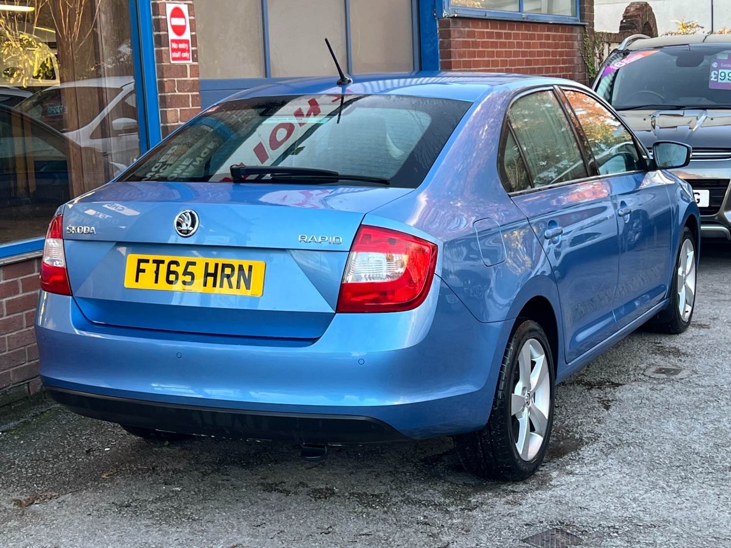 Used Skoda Rapid 2015 for sale - 76392436: Photo 3