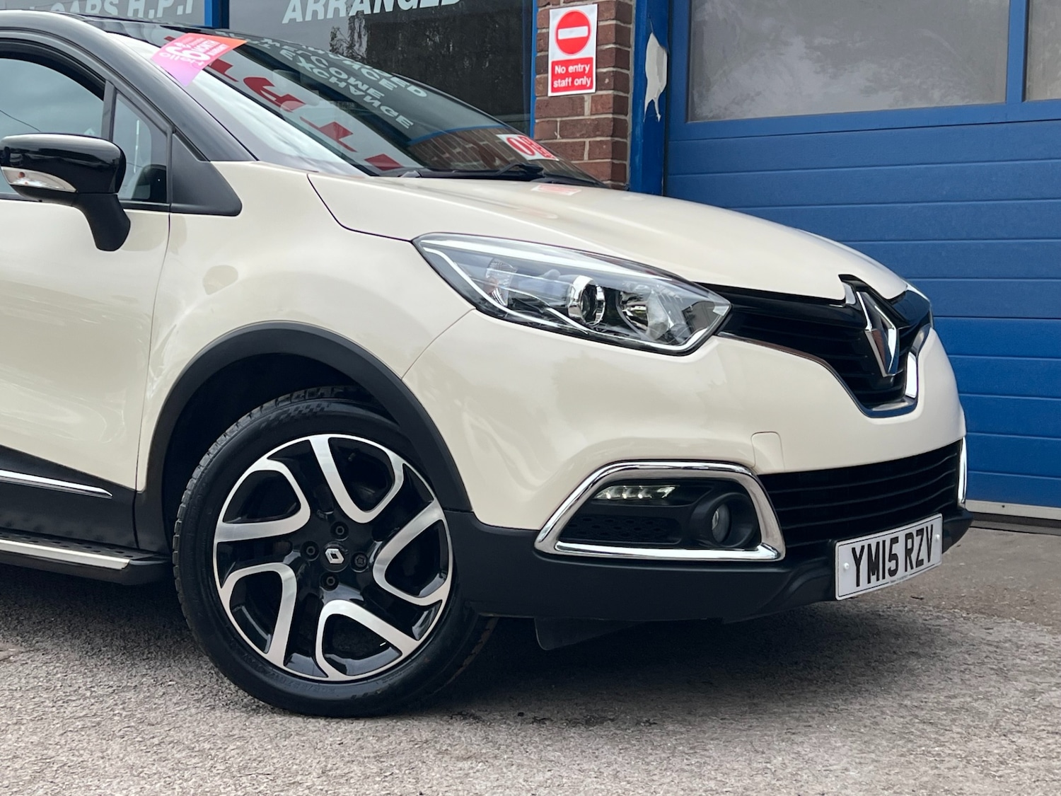 Used Renault Captur 2015 for sale - 75869013: Photo 29