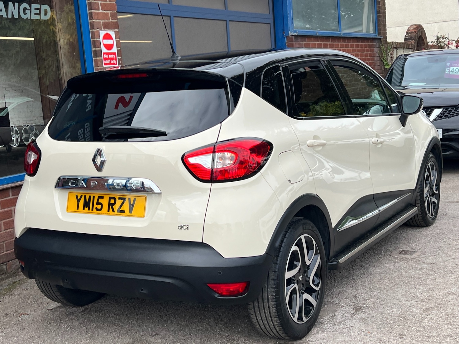 Used Renault Captur 2015 for sale - 75869013: Photo 3