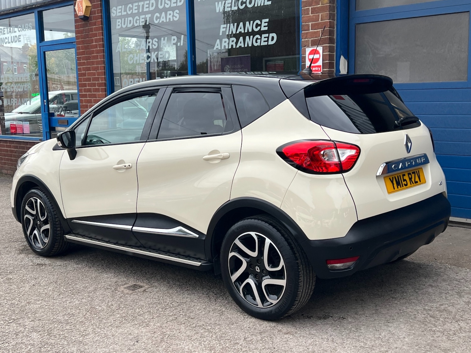 Used Renault Captur 2015 for sale - 75869013: Photo 6