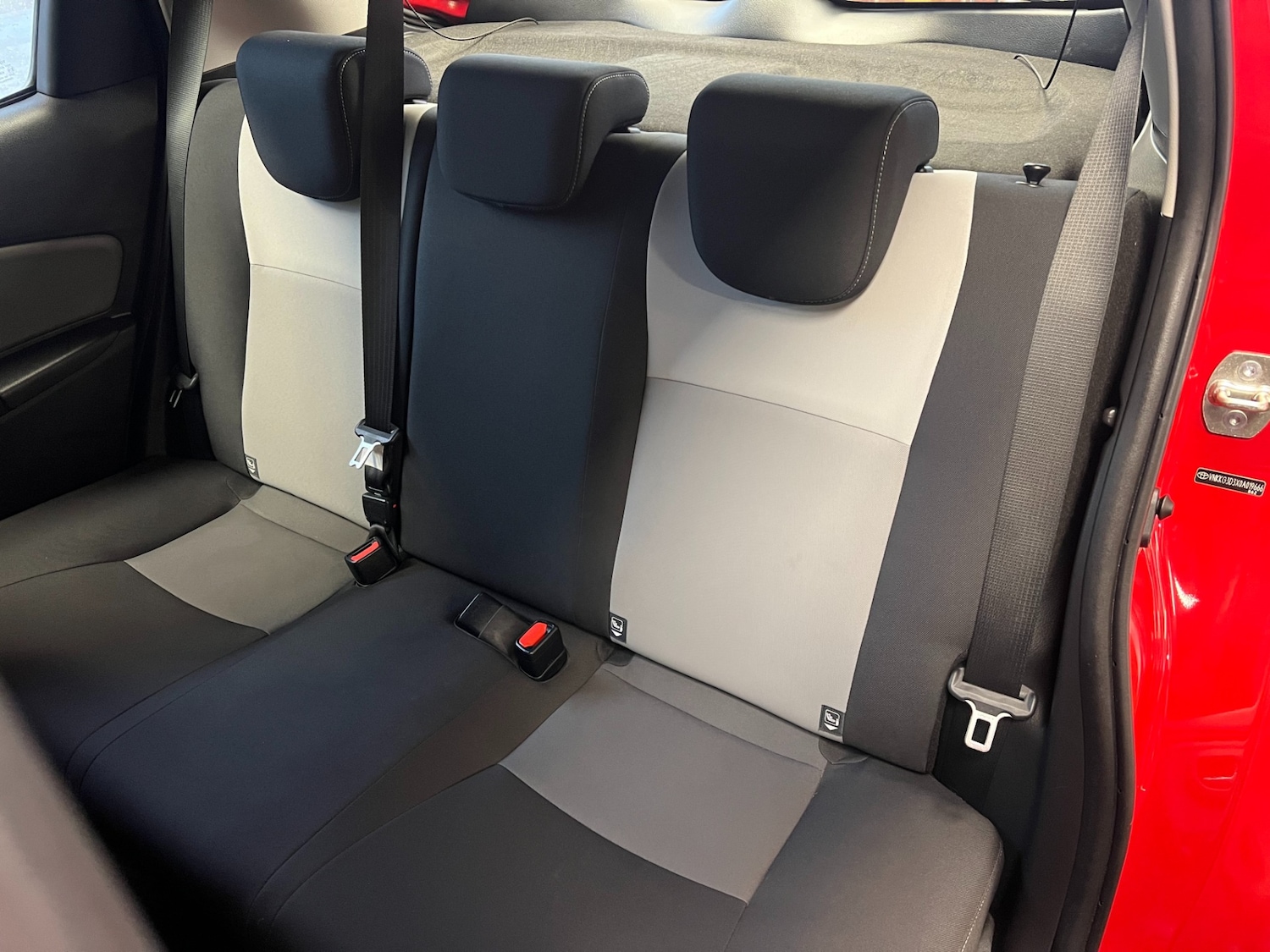 Used Toyota Yaris 2017 for sale - 77036144: Photo 17