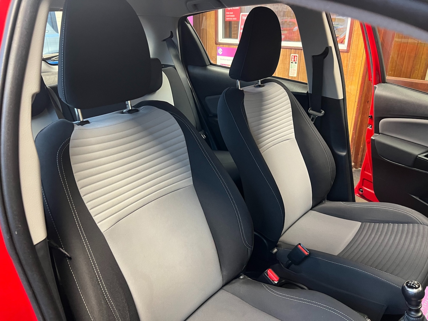 Used Toyota Yaris 2017 for sale - 77036144: Photo 26