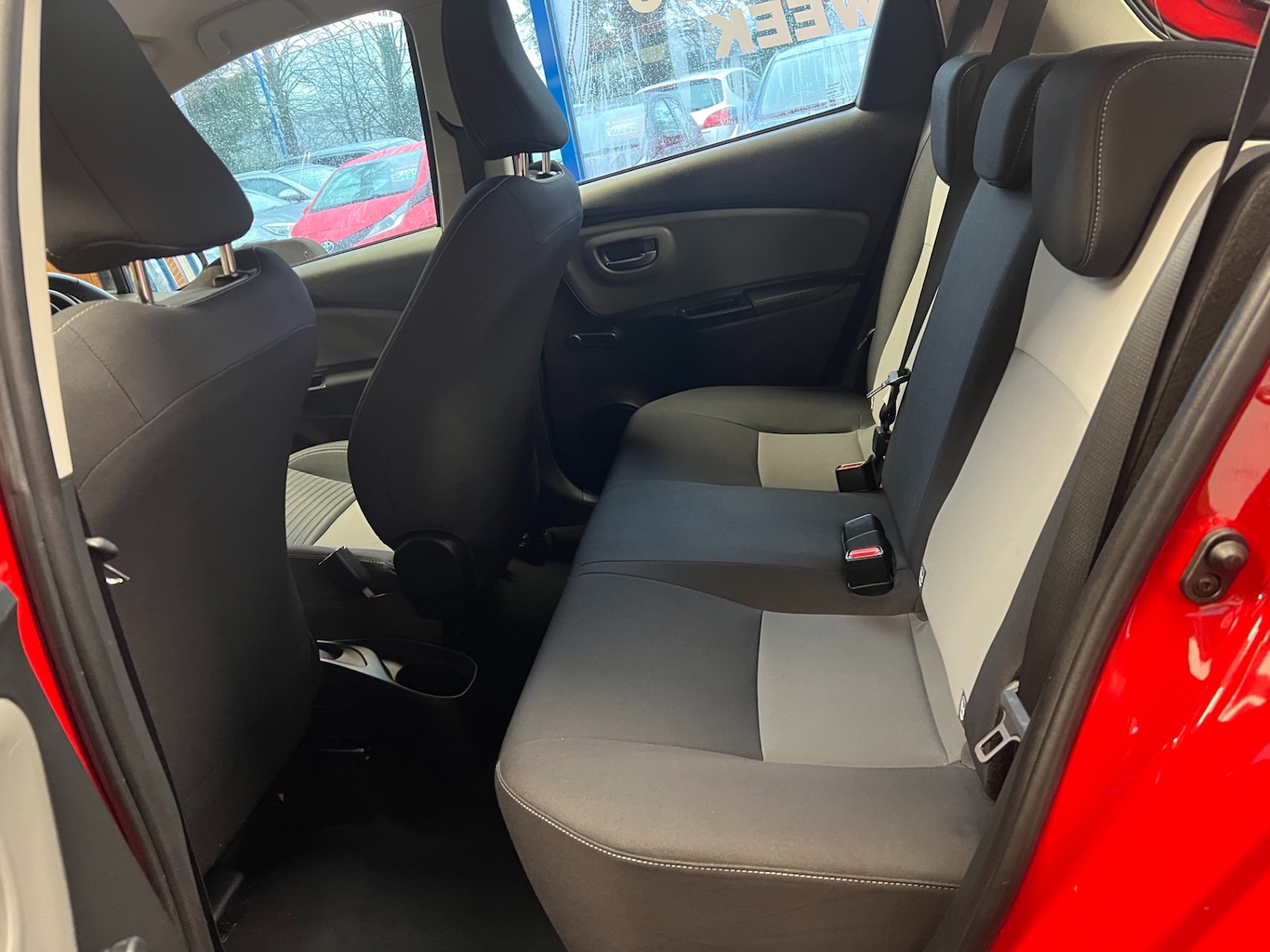 Used Toyota Yaris 2017 for sale - 77036144: Photo 28