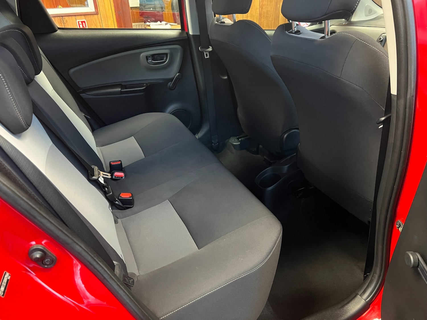 Used Toyota Yaris 2017 for sale - 77036144: Photo 29