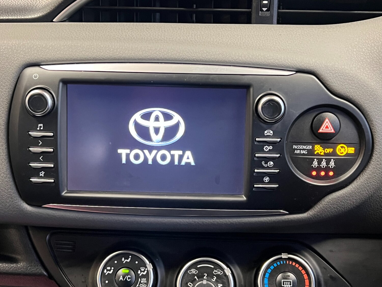 Used Toyota Yaris 2017 for sale - 77036144: Photo 31