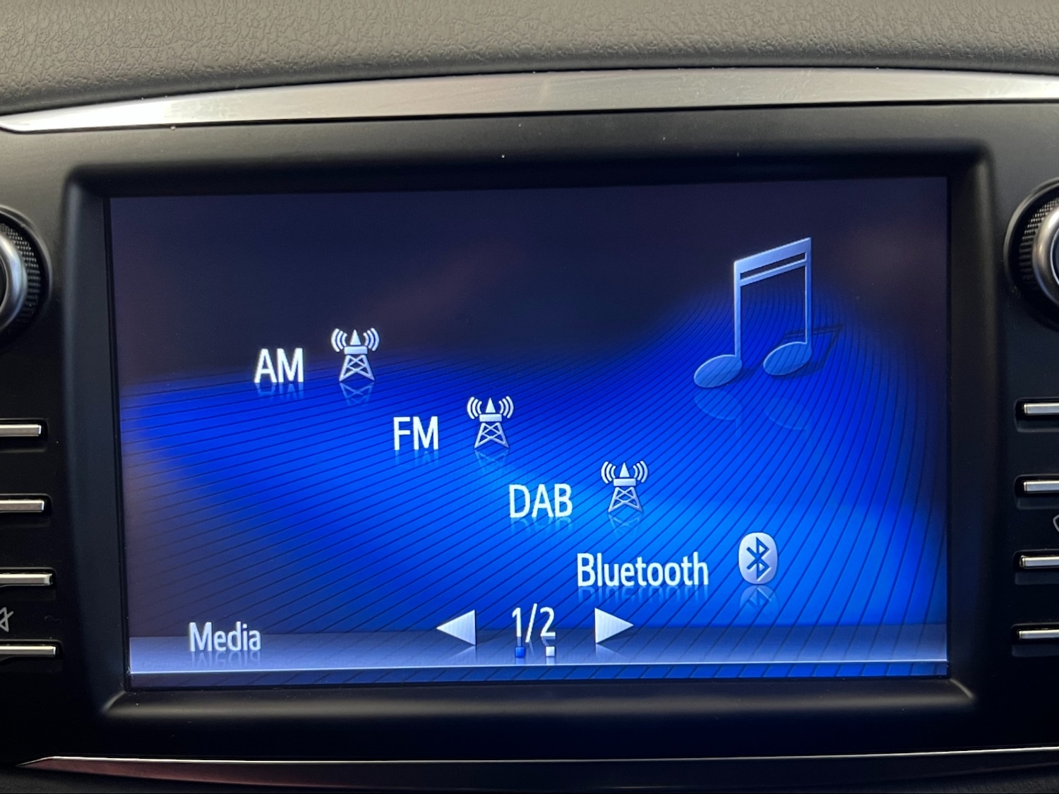 Used Toyota Yaris 2017 for sale - 77036144: Photo 36