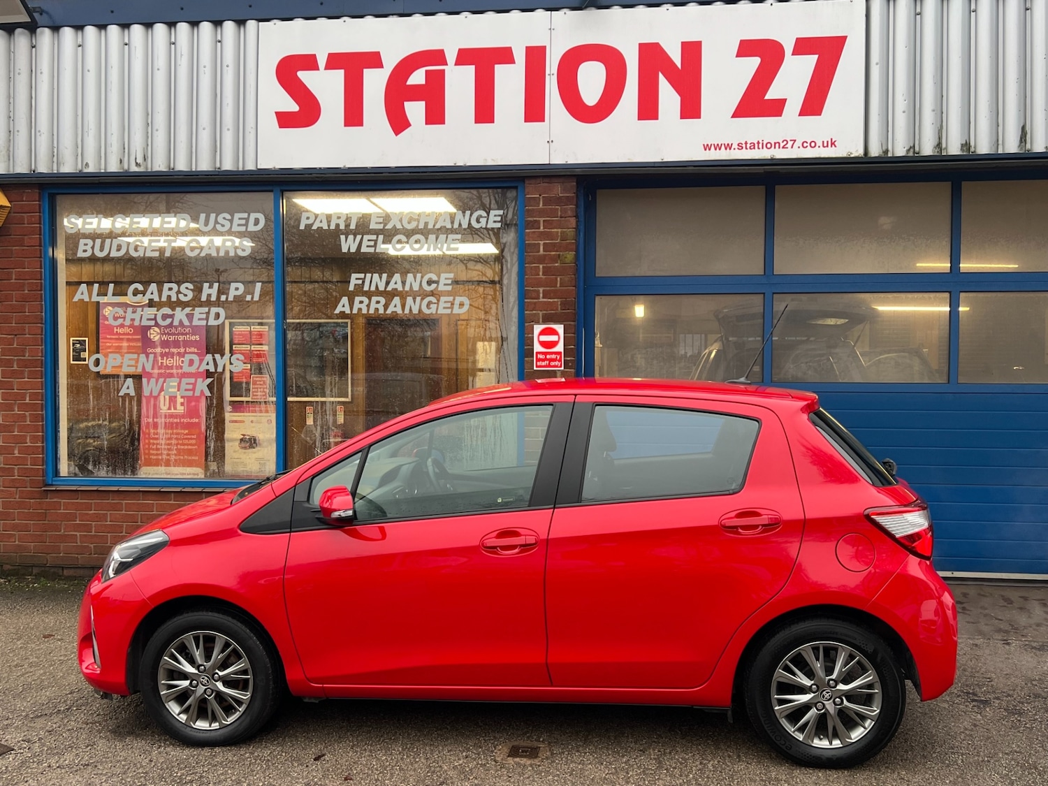 Used Toyota Yaris 2017 for sale - 77036144: Photo 58