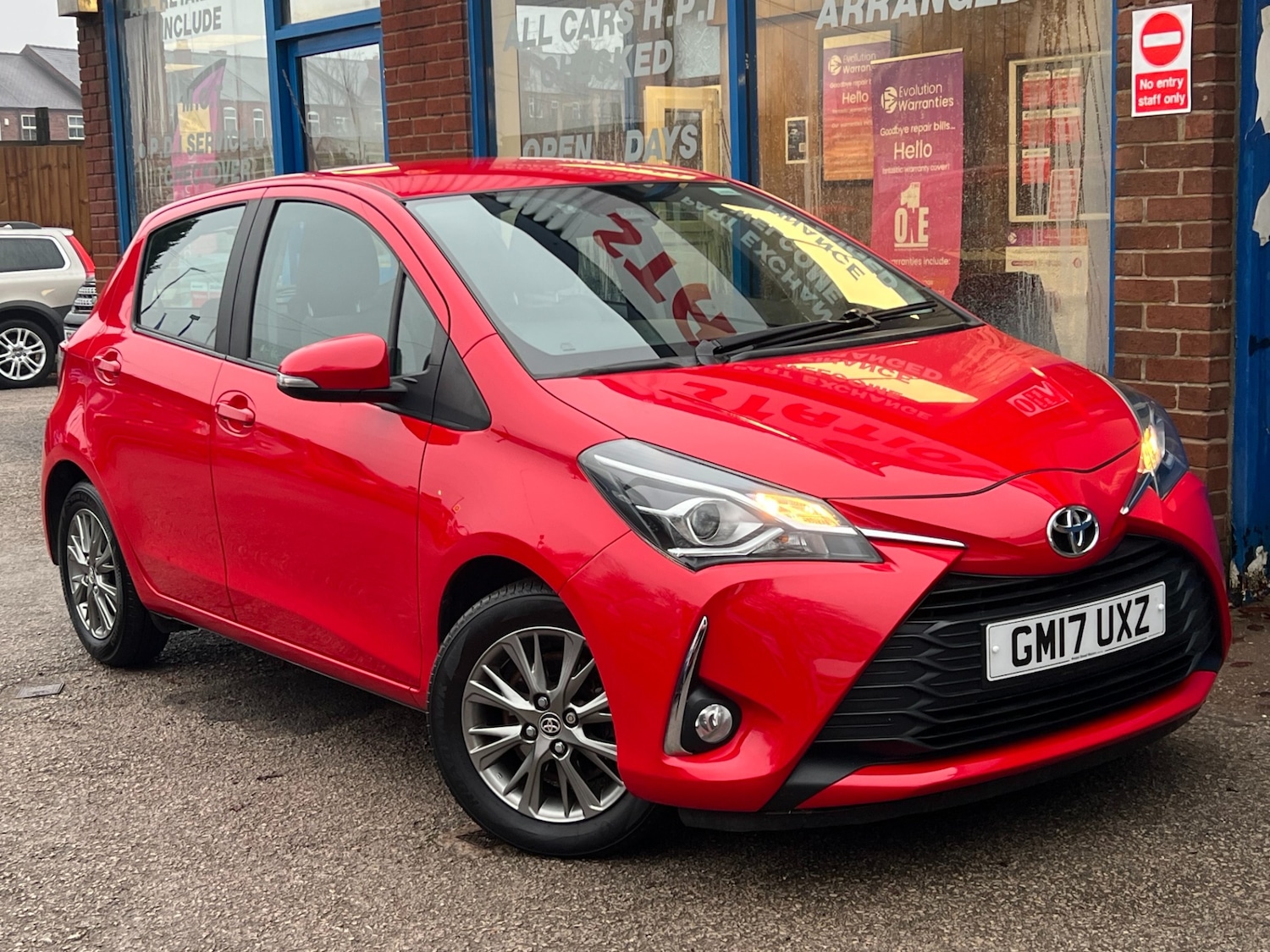 Used Toyota Yaris 2017 for sale - 77036144: Photo 6