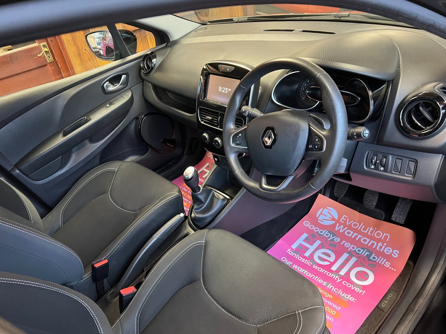 Used Renault Clio 2017 for sale - 76589748: Photo 17