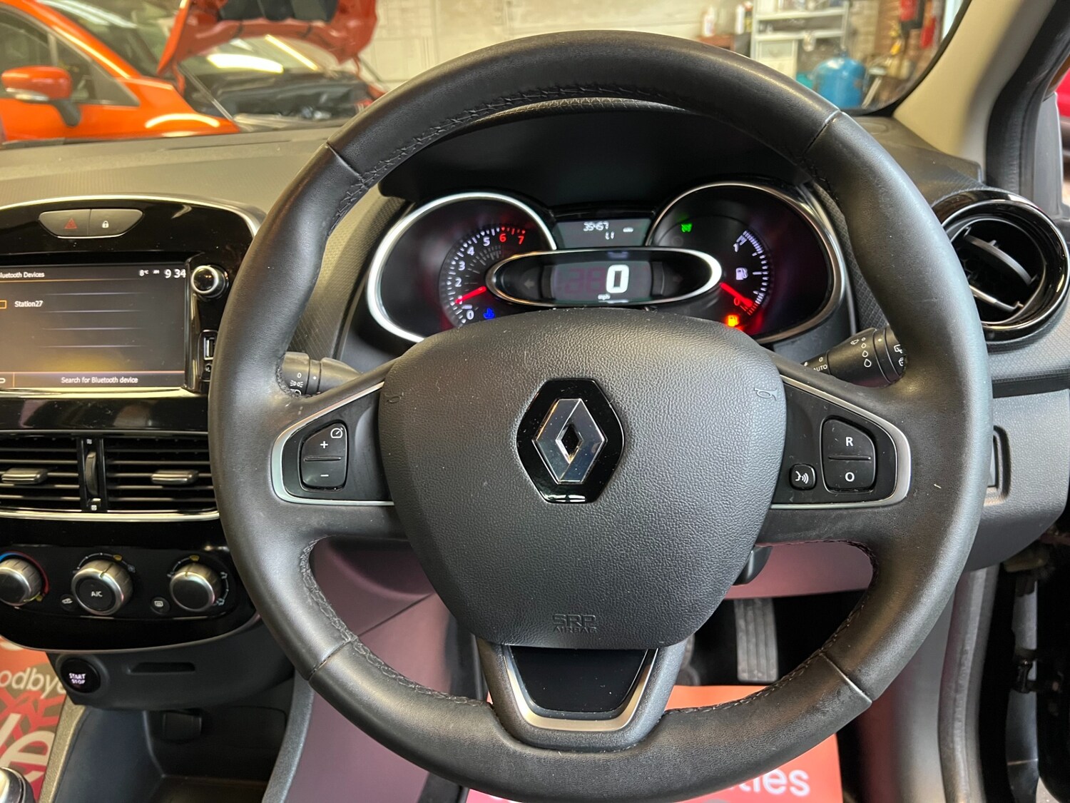 Used Renault Clio 2017 for sale - 76589748: Photo 40