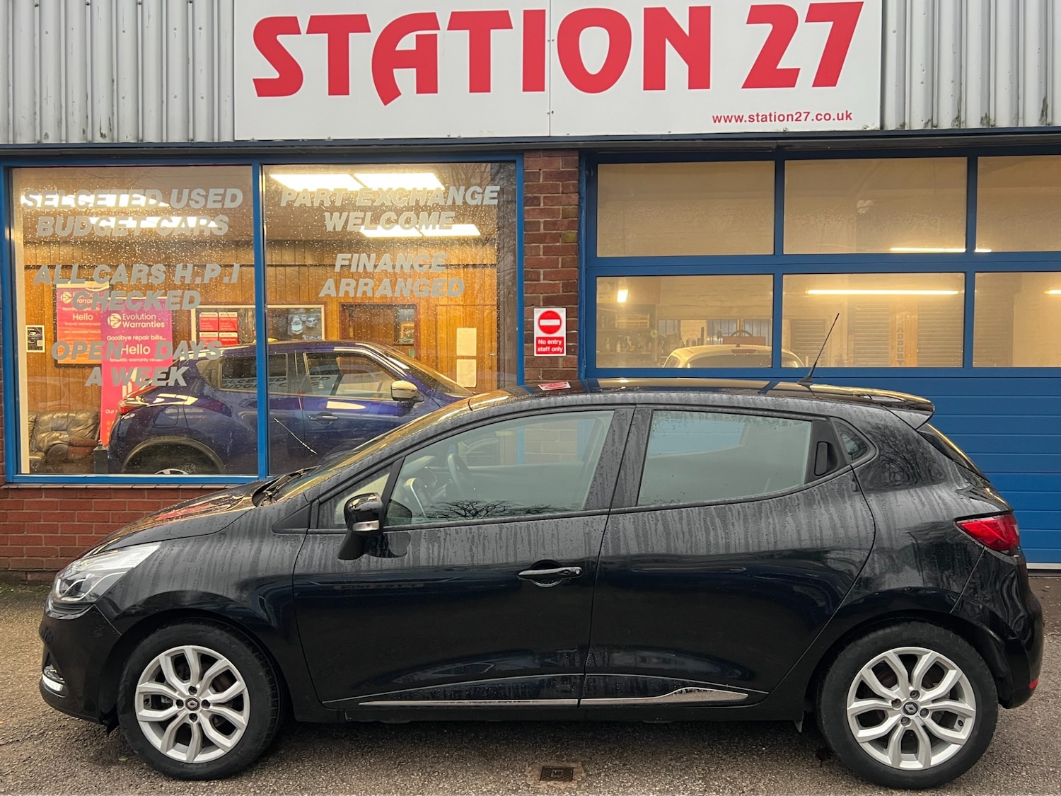 Used Renault Clio 2017 for sale - 76589748: Photo 6