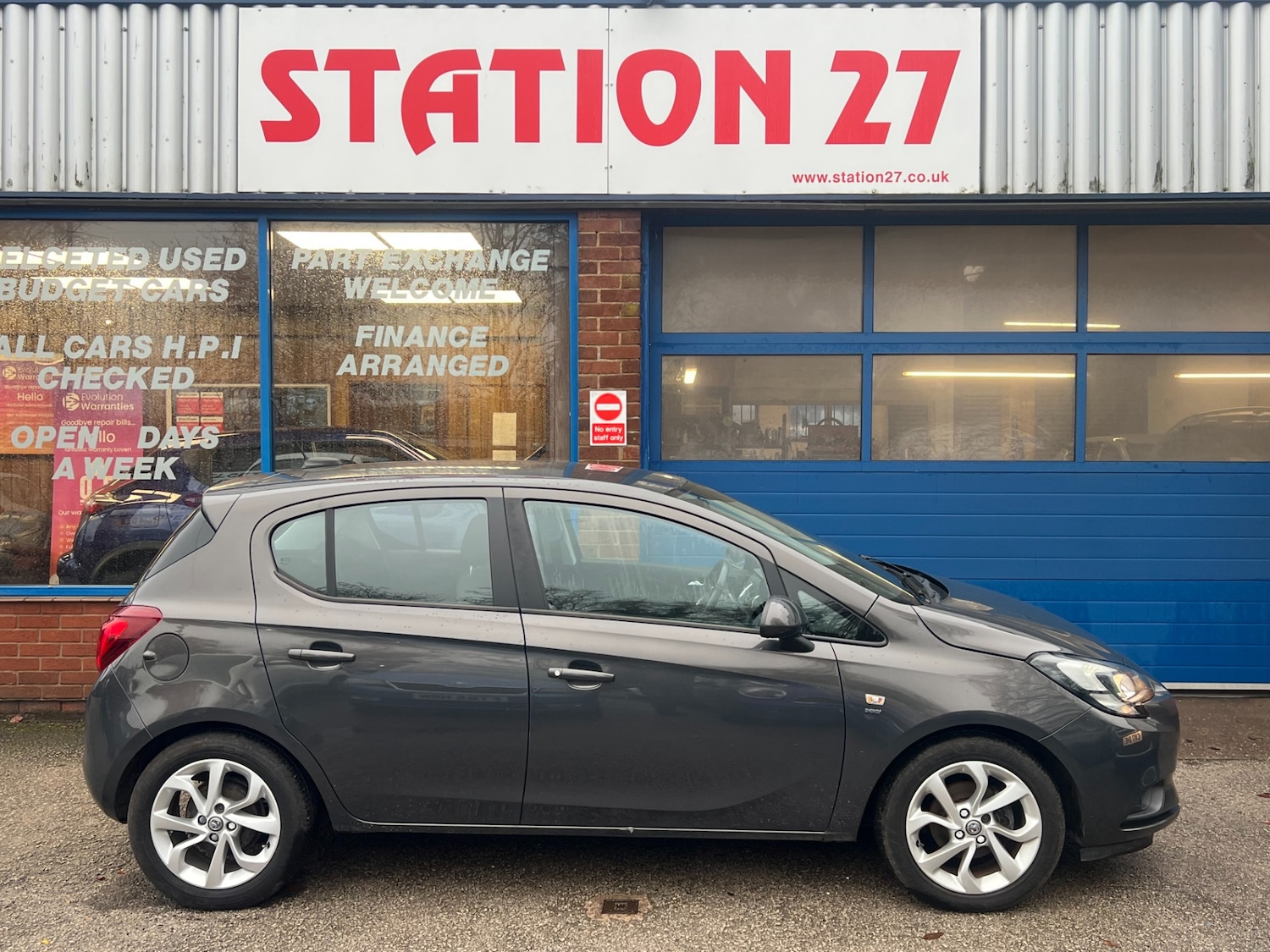 Used Vauxhall Corsa 2016 for sale - 76588263: Photo 2