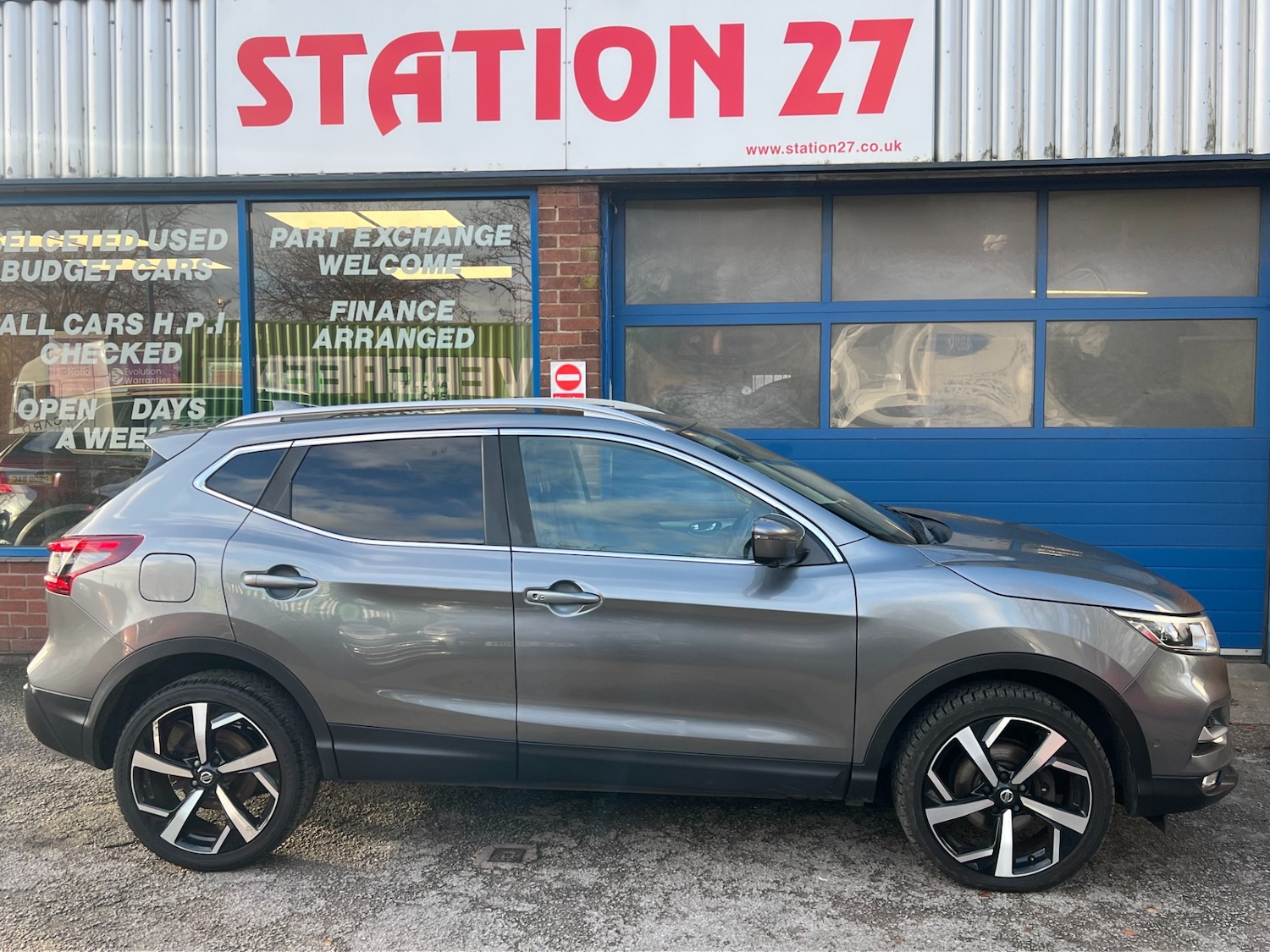 Used Nissan Qashqai 2017 for sale - 76891729: Photo 2