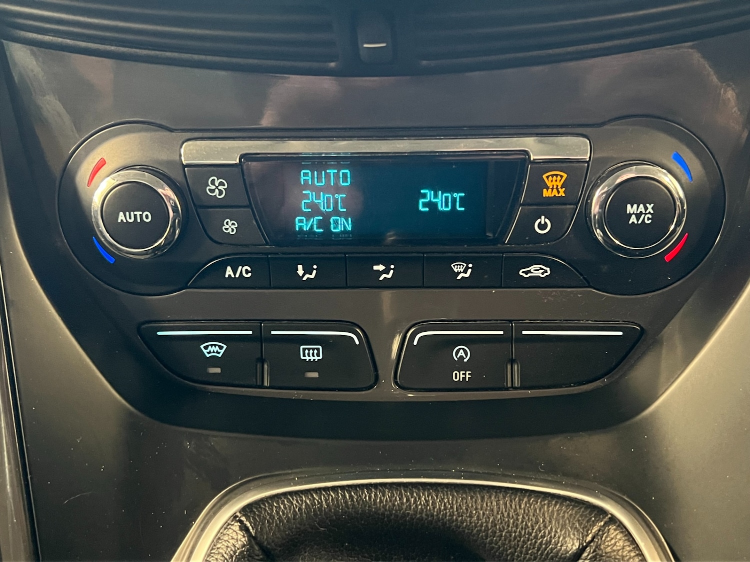 Used Ford Kuga 2015 for sale - 77543851: Photo 35