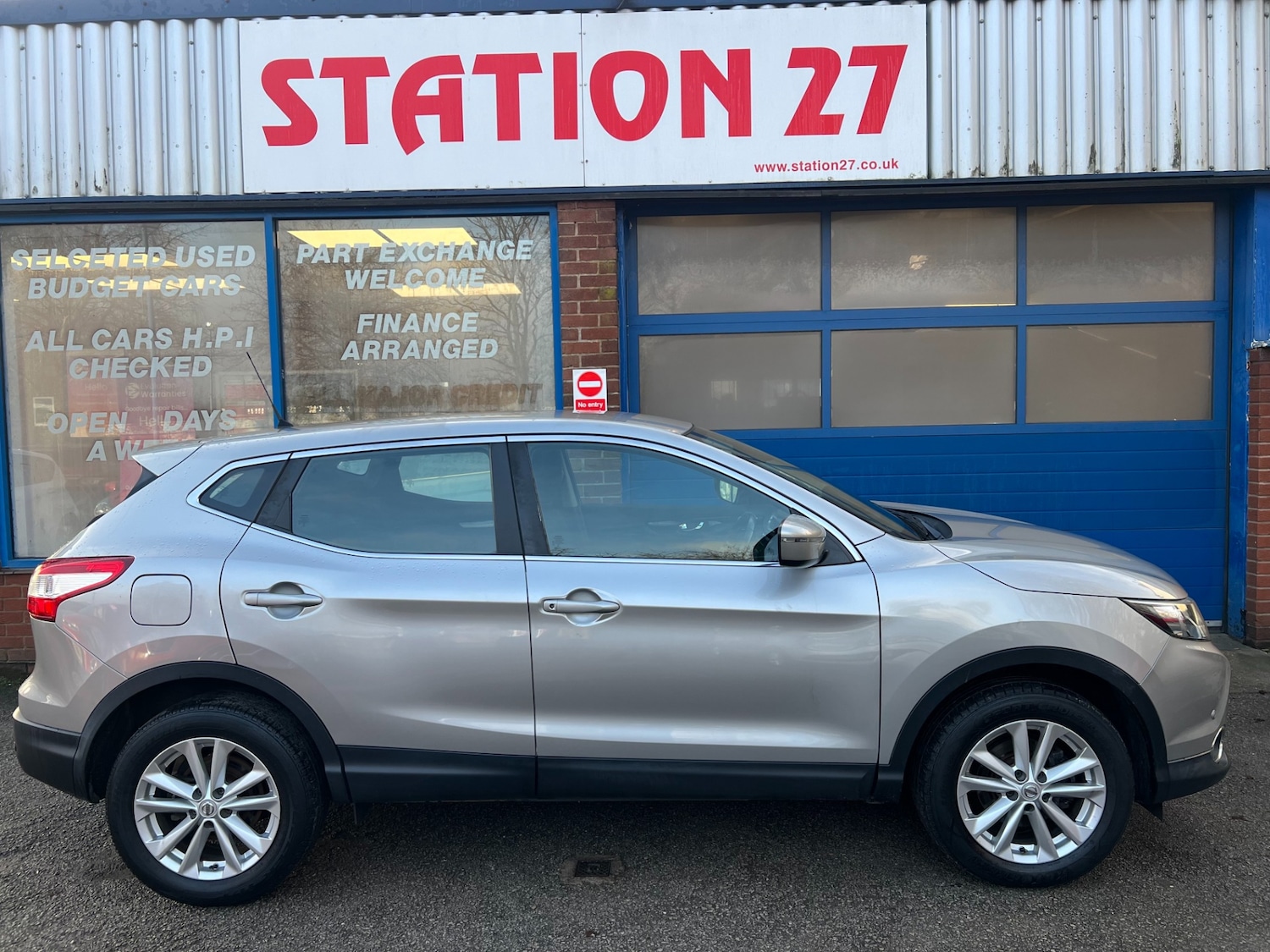 Used Nissan Qashqai 2017 for sale - 76932131: Photo 2