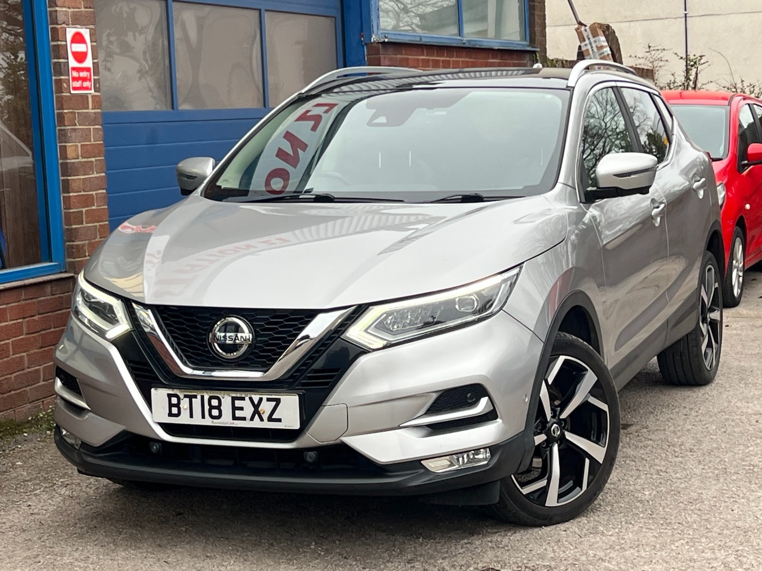 Used Nissan Qashqai 2018 for sale - 78092781: Photo 2