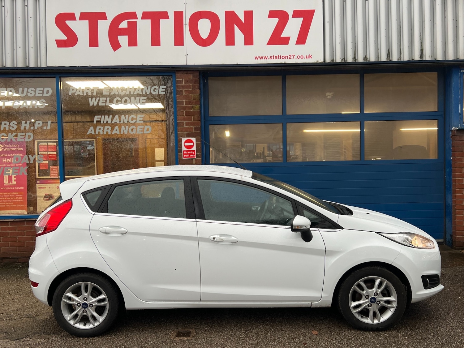 Used Ford Fiesta 2015 for sale - 76807574: Photo 1