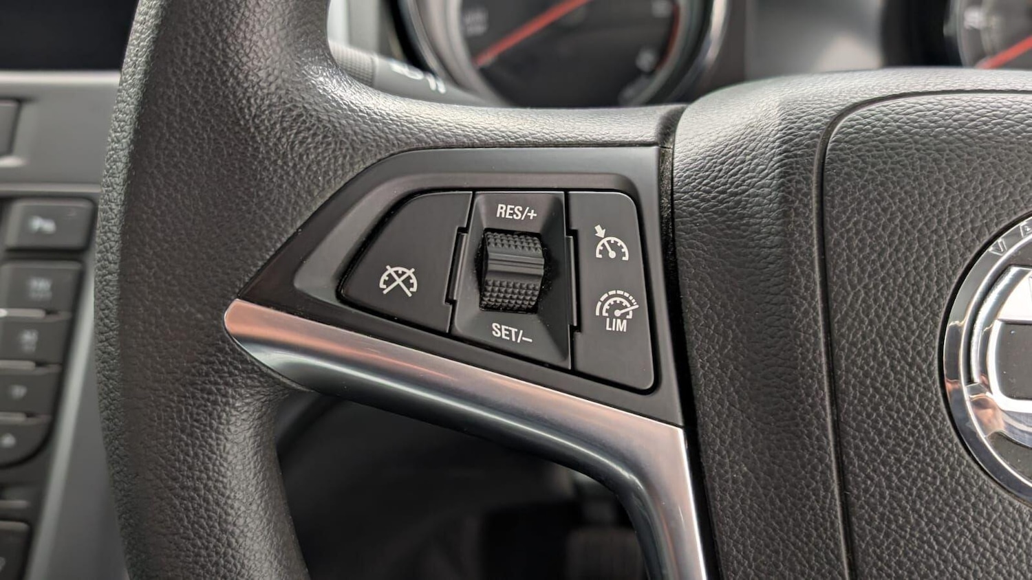 Used Vauxhall Astra 2016 for sale - 77091234: Photo 35