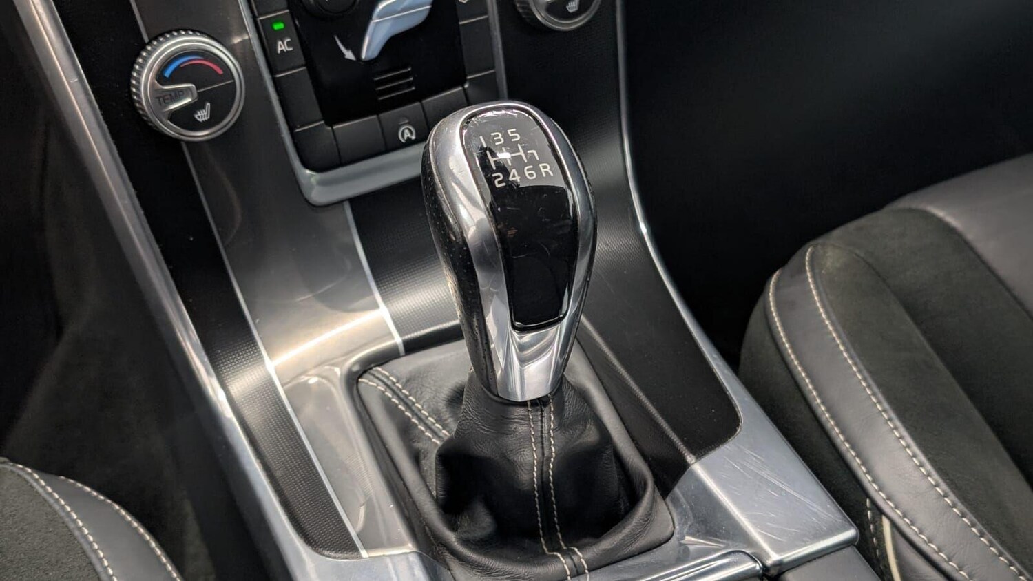 Used Volvo V60 for sale - 77908423: Photo 23