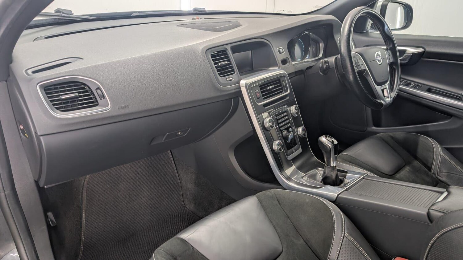 Used Volvo V60 for sale - 77908423: Photo 26