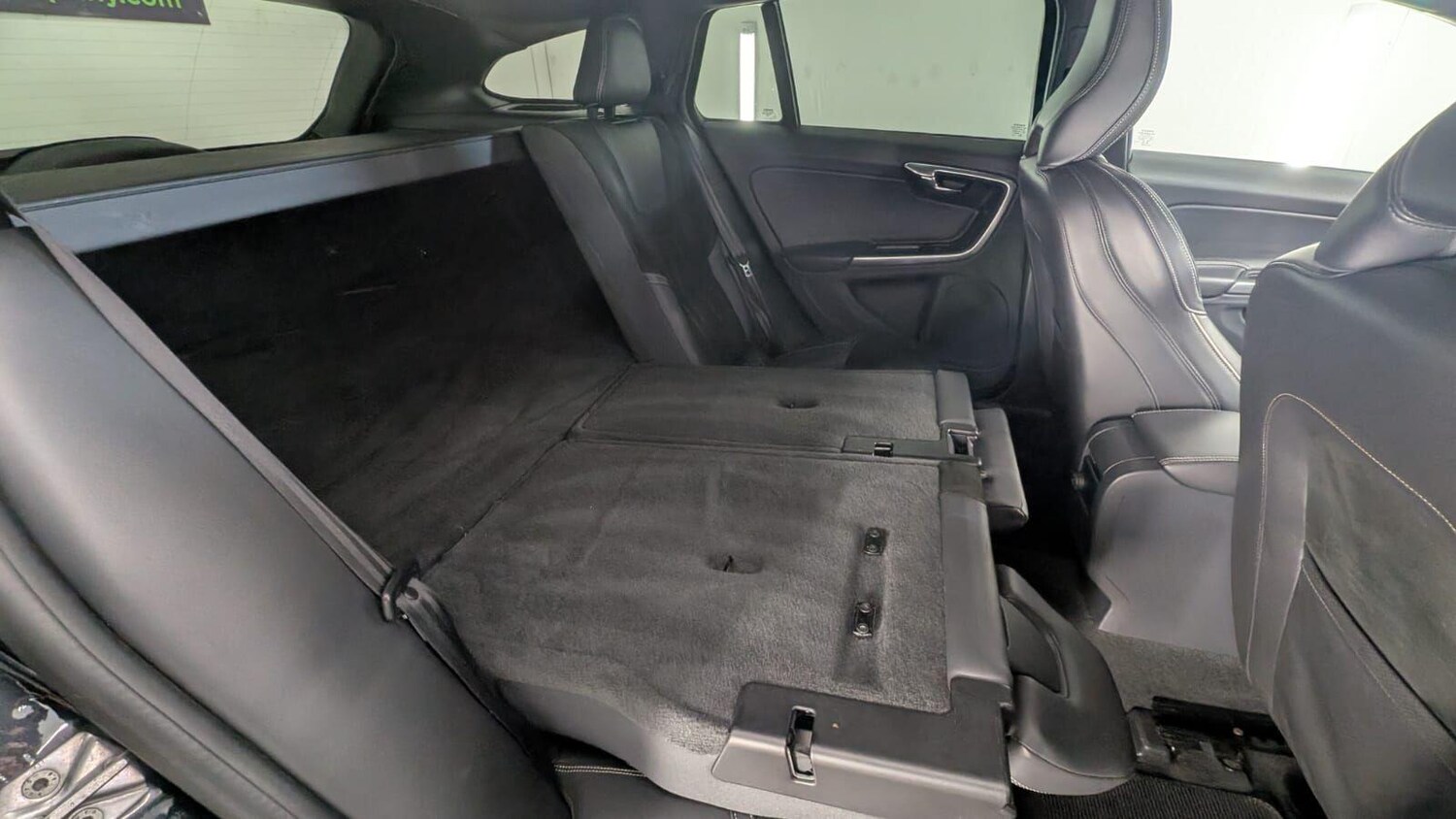 Used Volvo V60 for sale - 77908423: Photo 31