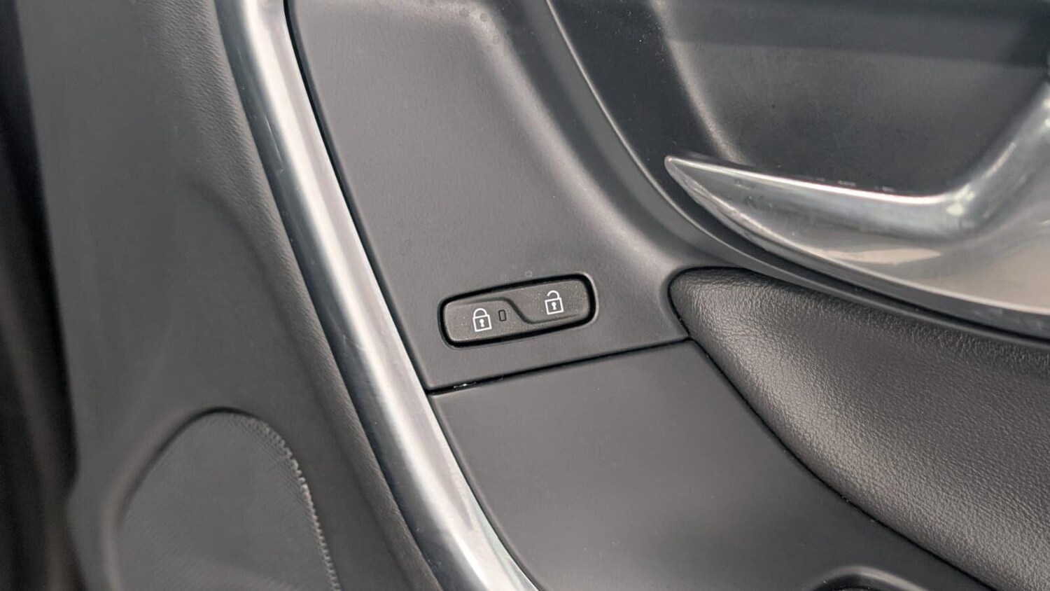 Used Volvo V60 for sale - 77908423: Photo 39