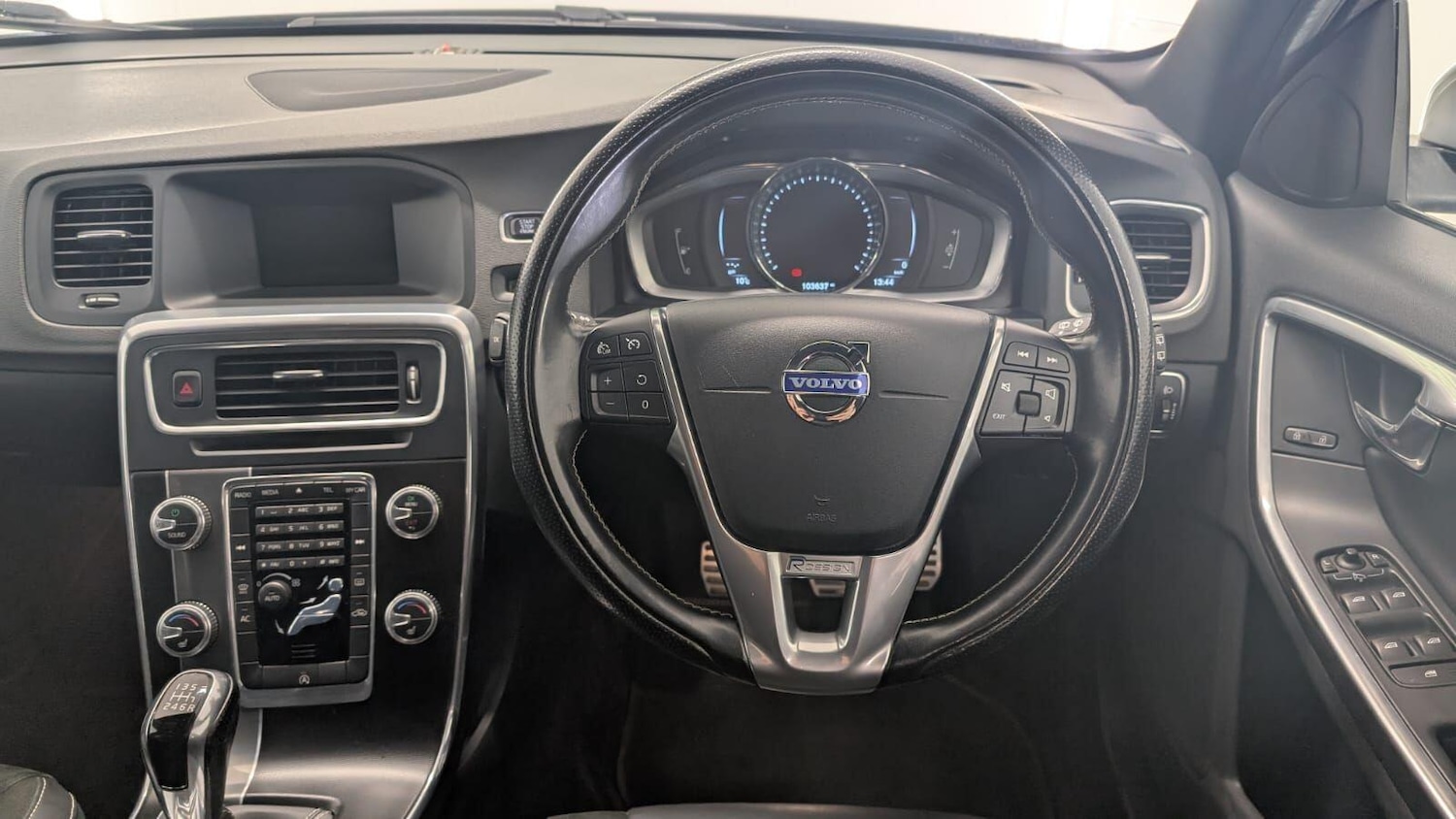 Used Volvo V60 for sale - 77908423: Photo 4