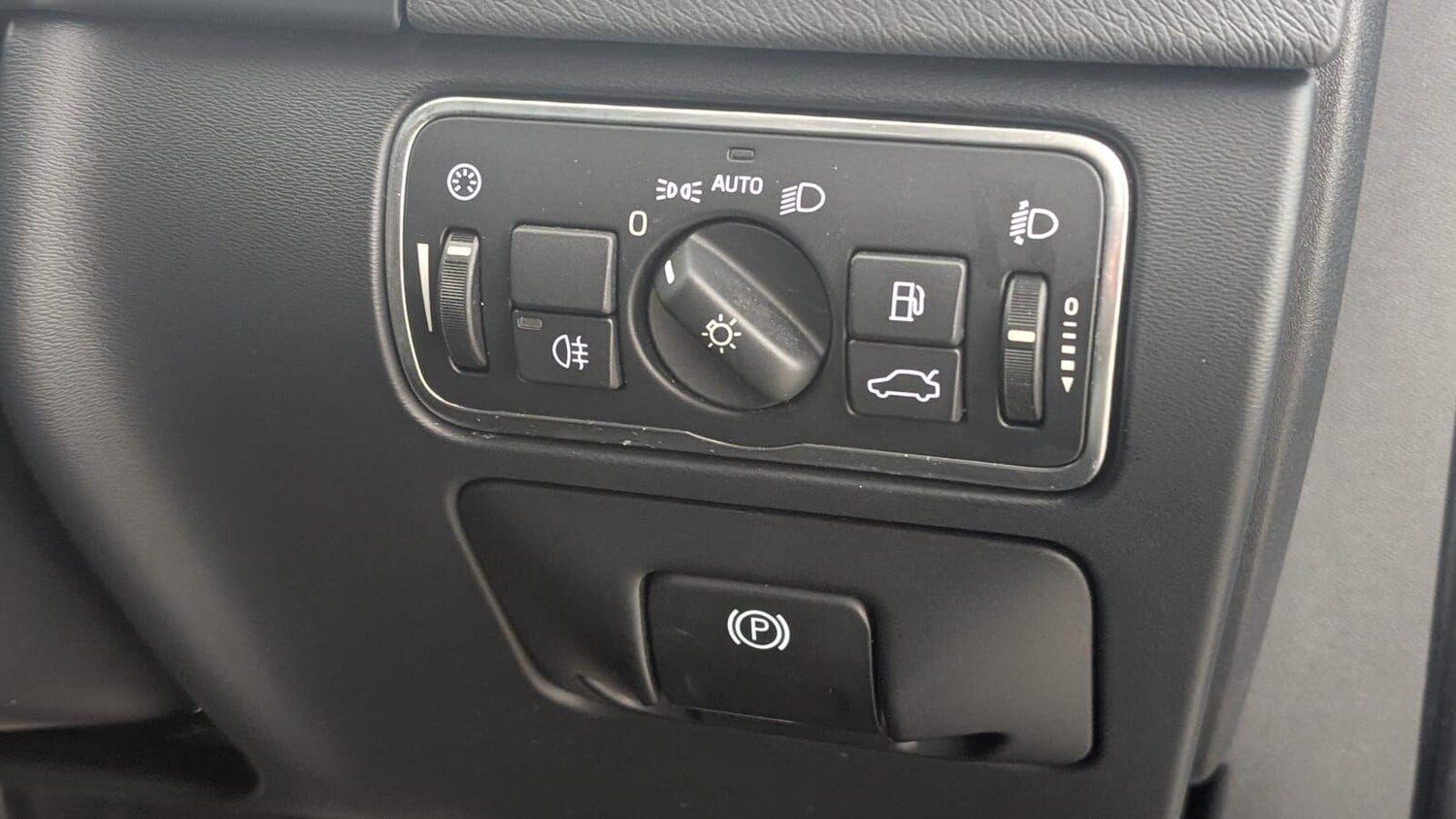 Used Volvo V60 for sale - 77908423: Photo 40